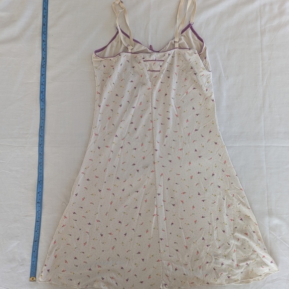 Simons Purple and Cream Chemise with Delicate Details - Picture 7 of 8